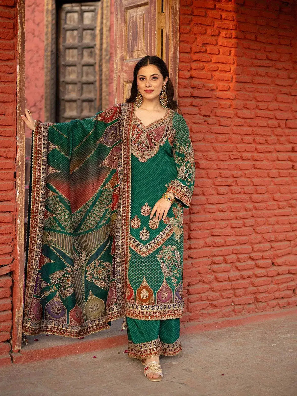 Guide to Choosing the Right Salwar Suit for Women | Diadem Guide to Choosing the Right Salwar Suit for Women | Diadem