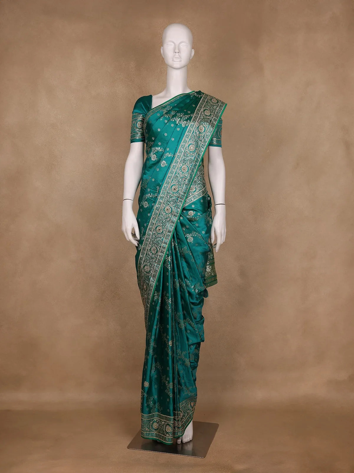 Peacock Green Floral Designed Bridal Banarasi Silk Saree - Diadem