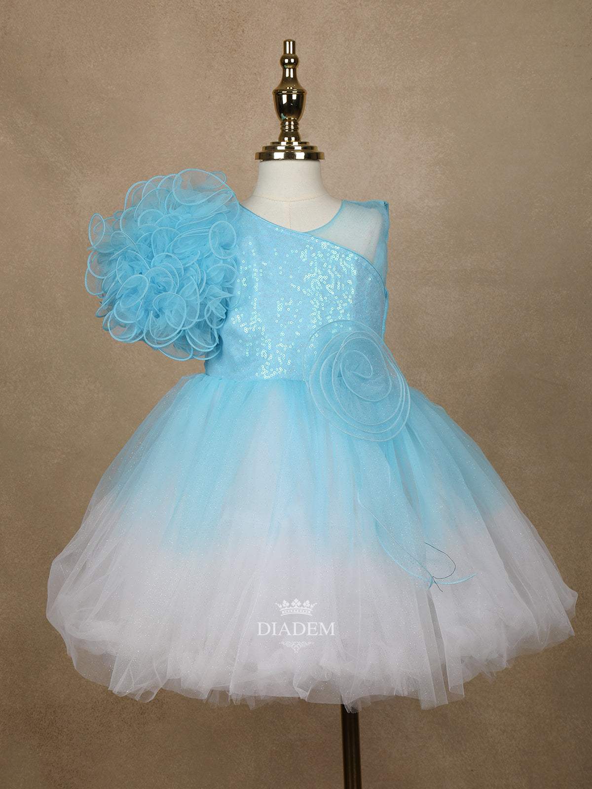 Ombre Effect 3D Floral Designed Party Wear Gown for Girls - Diadem