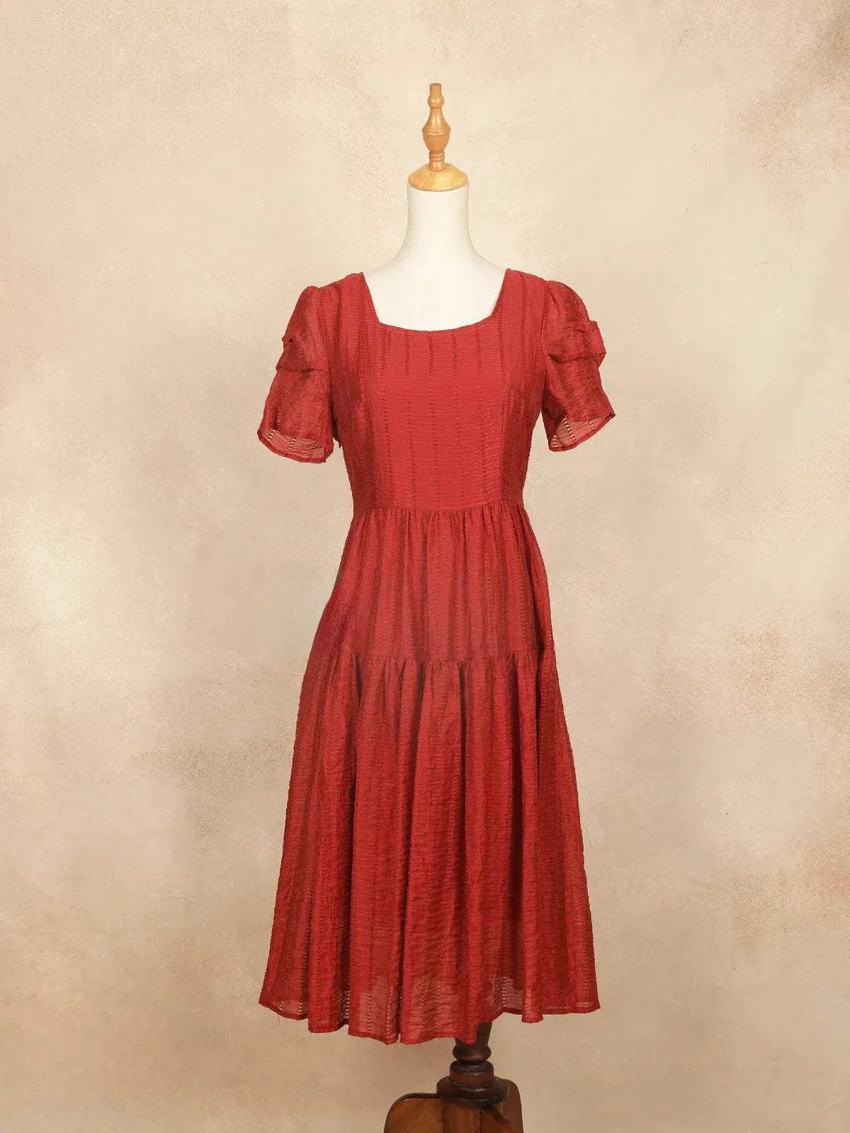 Red with Stripes Pattern and Short Sleeves Gown - Diadem