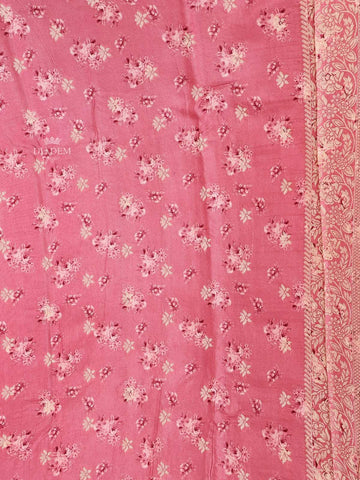 Green Banarasi Saree with Floral Jacquard Design on the Body and Contrast Border - Diadem