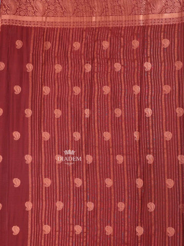 Green Art Silk Saree with Floral Motif on the body and Contrast Zari Border - Diadem