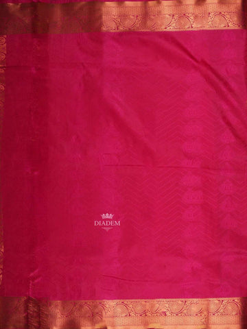 Green Art Silk Saree with Leaf Design on the Body with Contrast Designed Border - Diadem