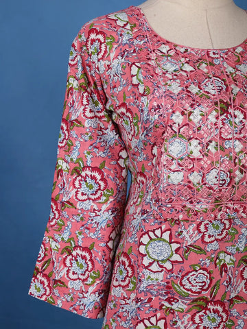 Pink Floral Printed Cotton Straight Cut Salwar Suit - Diadem