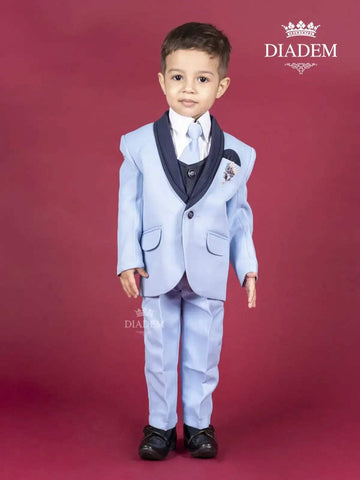 Cloudy Blue Coat Suit with Tie and Brooch - Diadem