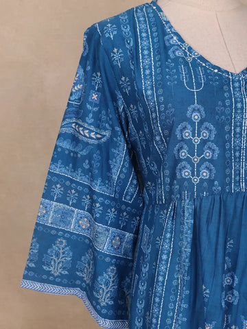 Blue Floral Printed Casual Cotton Kurti - Diadem