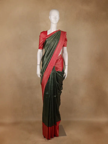 Bottle Green Floral Woven Pure Kanchipuram Silk Saree With Zari Border - Diadem