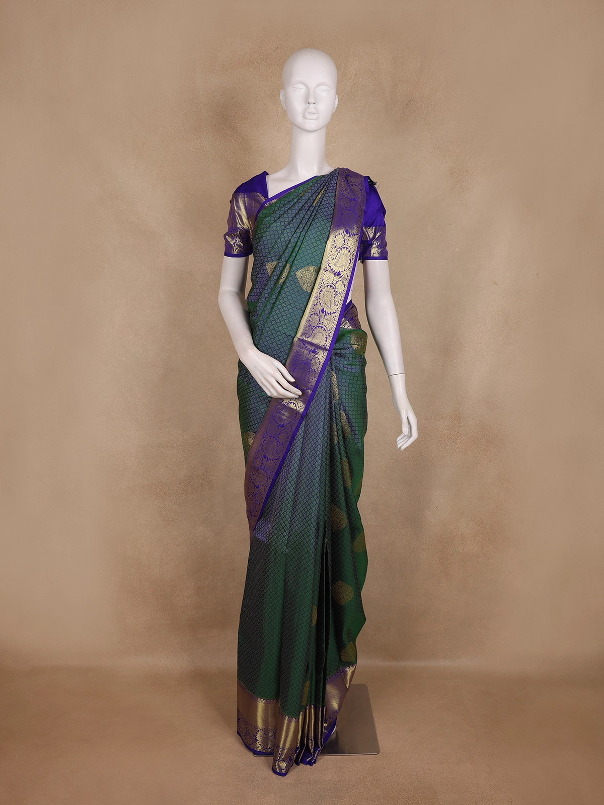 Bottle Green Small Butta Woven Kanchipuram Silk Saree
