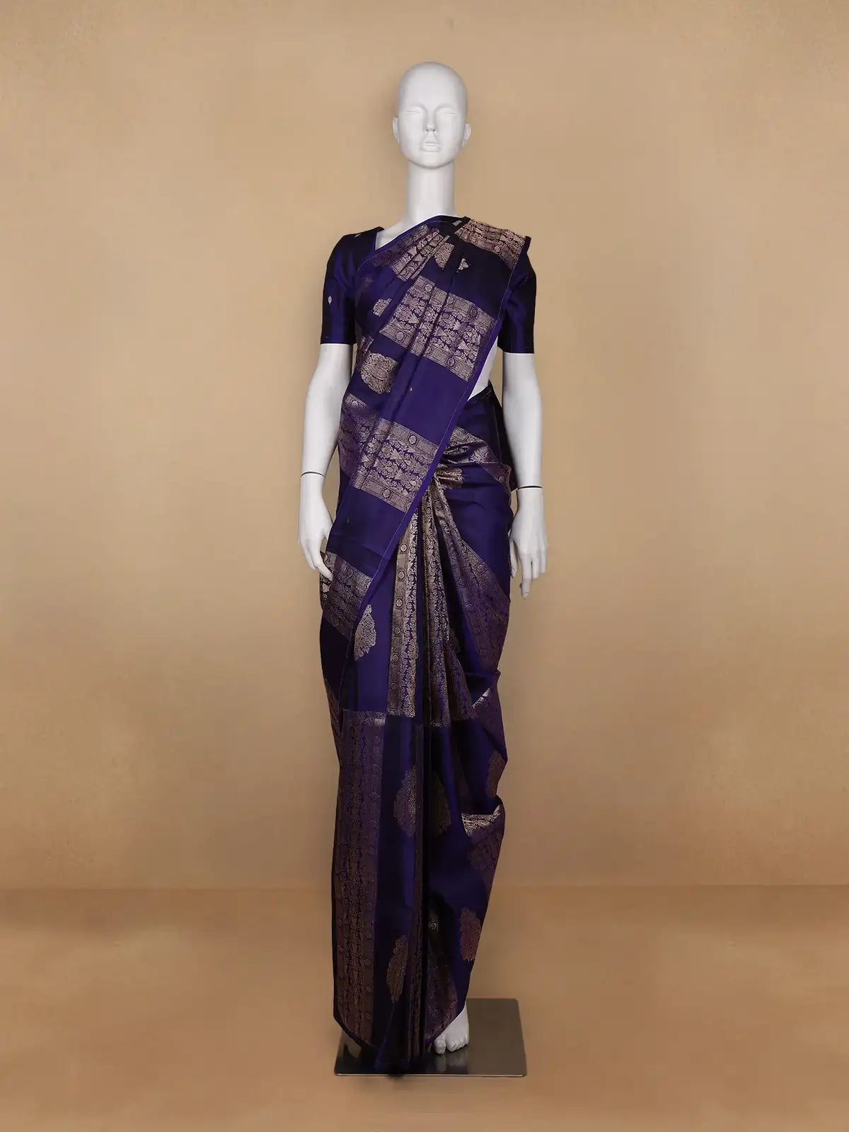 Dark Blue Floral Woven Pure Kanchipuram Silk Saree - Diadem