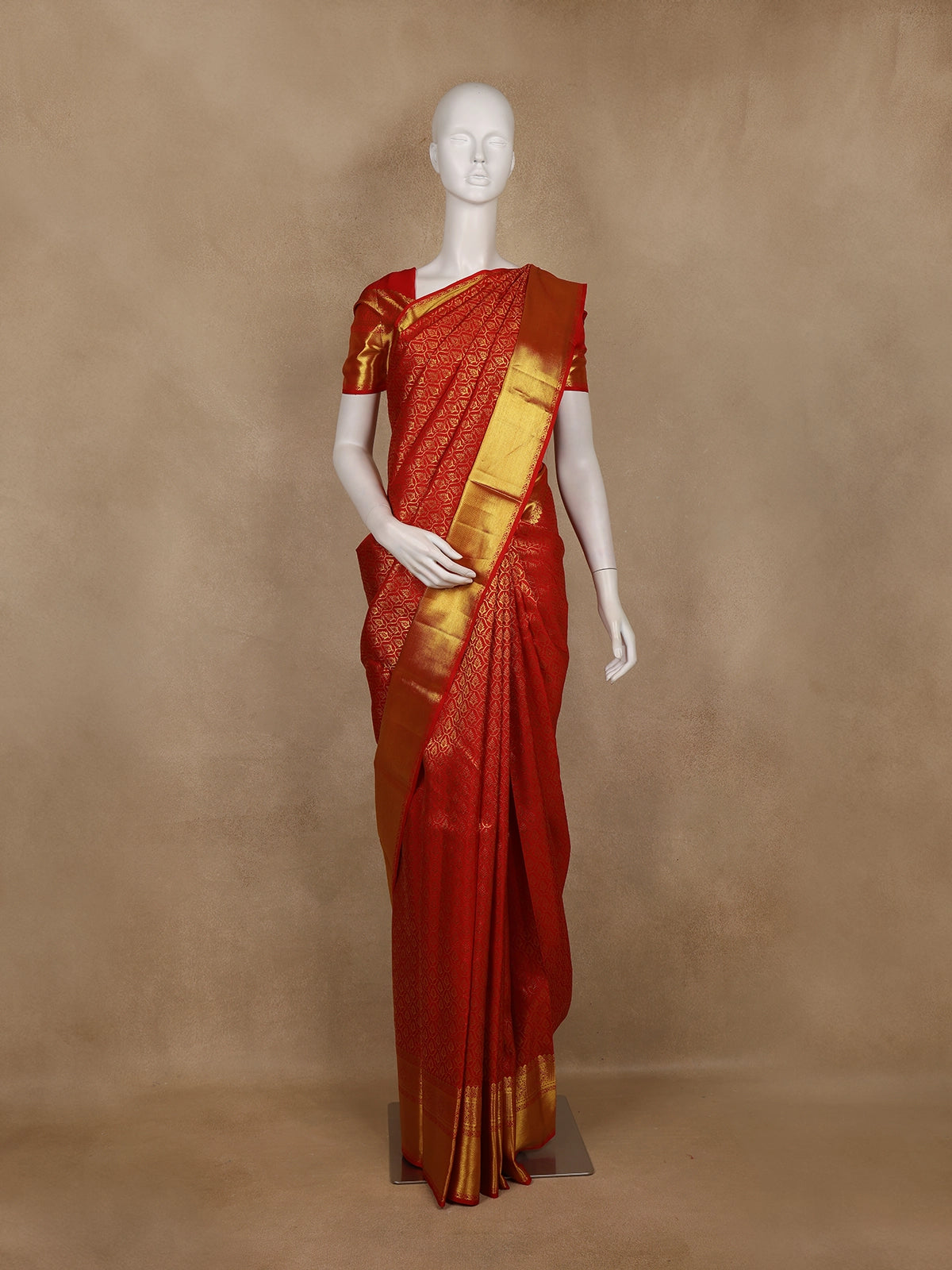 Red Butta Woven Pure Kanchipuram Silk Saree