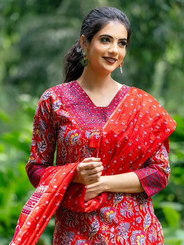 Red Floral Design Printed Cotton Salwar Suit - Diadem
