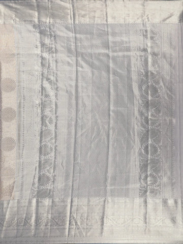 Silver Floral Design Woven Pure Kanchipuram Silk Saree - Diadem