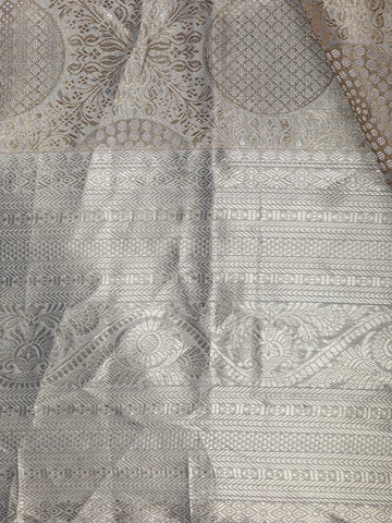 Silver Floral Design Woven Pure Kanchipuram Silk Saree - Diadem