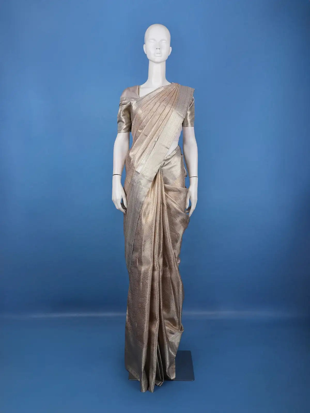Silver Floral Design Woven Pure Kanchipuram Silk Saree - Diadem