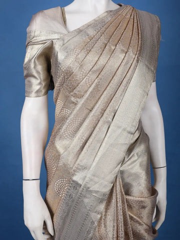 Silver Floral Design Woven Pure Kanchipuram Silk Saree - Diadem