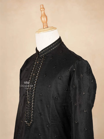 Black Kurta Set With Floral Embroidery With Pant - Diadem