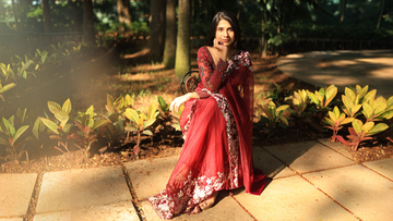 Net Saree: The Glamorous Fabric Redefining Indian Fashion