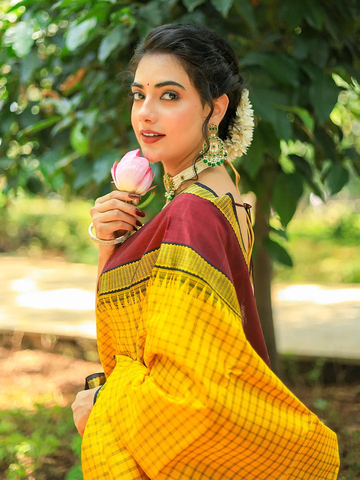 How to Identify a Pure Kanchipuram Silk Saree: Expert Tips and Fabric Checks