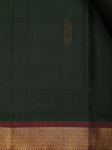 Bottle Green Paisley Motif Pure Kanchipuram Silk Saree - Diadem