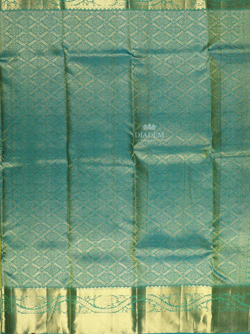 Parrot Green Pure Kanchipuram Bridal Silk Saree with Leaf Motif on the body and Contrast Zari Border - Diadem