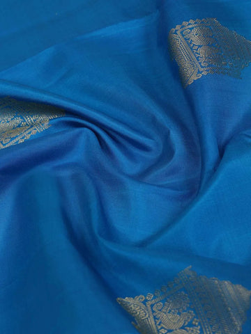 Navy Blue Pure Kanchipuram Bridal Silk Saree with Chariot Motifs on the Body with Zari Border - Diadem
