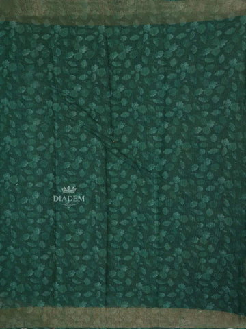 Green Banarasi Saree with Flower and Leaf Design on the Body with Zari Border - Diadem