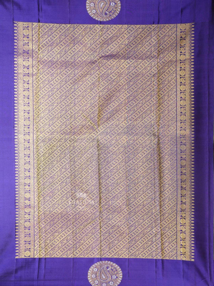 Green Pure Kanchipuram Bridal Silk Saree with Leaf Jacquard Design on the Body with Contrast Border - Diadem