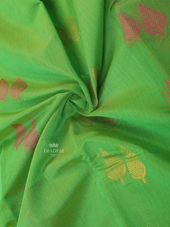 Green Silk Cotton Saree with Double Leaf Motif Design on the Body with Contrast Border - Diadem