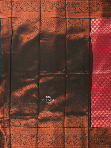 Pink Art Silk Saree with Grid Flower Design on the Body with Contrast Designed Border - Diadem