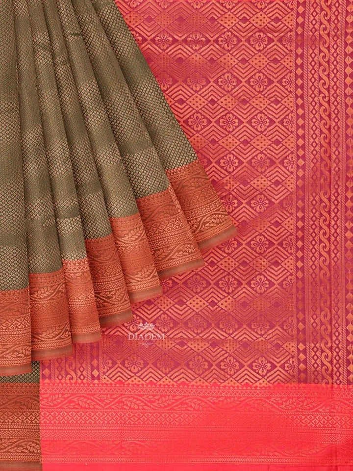 Green Art Silk Saree With Floral Motif on the Body and Contrast Border - Diadem