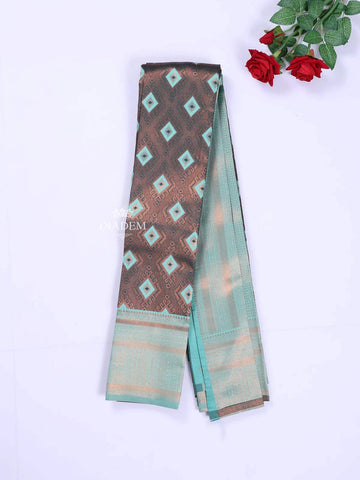 Dark Green Arani Silk Saree with Zari Butta on the body and Contrast Zari Border - Diadem