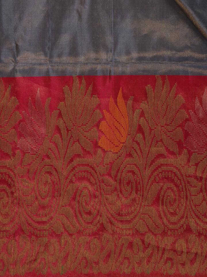 Grey Solid Woven Pure Kanchipuram Silk Saree - Diadem