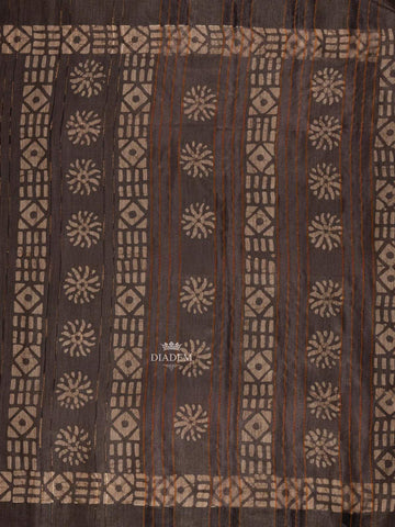 Brown Cotton Saree with Stripes and Geometric Pattern on the Body and With Matching border - Diadem