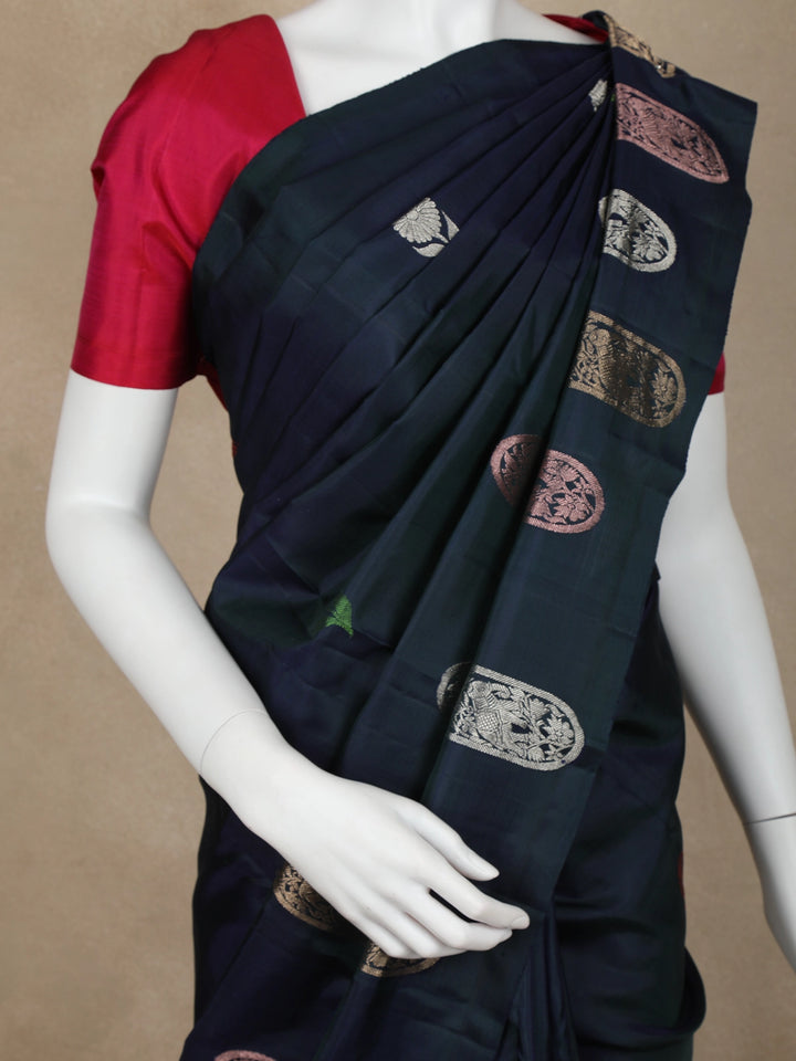 Black Floral Woven Pure Kanchipuram Silk Saree - Diadem