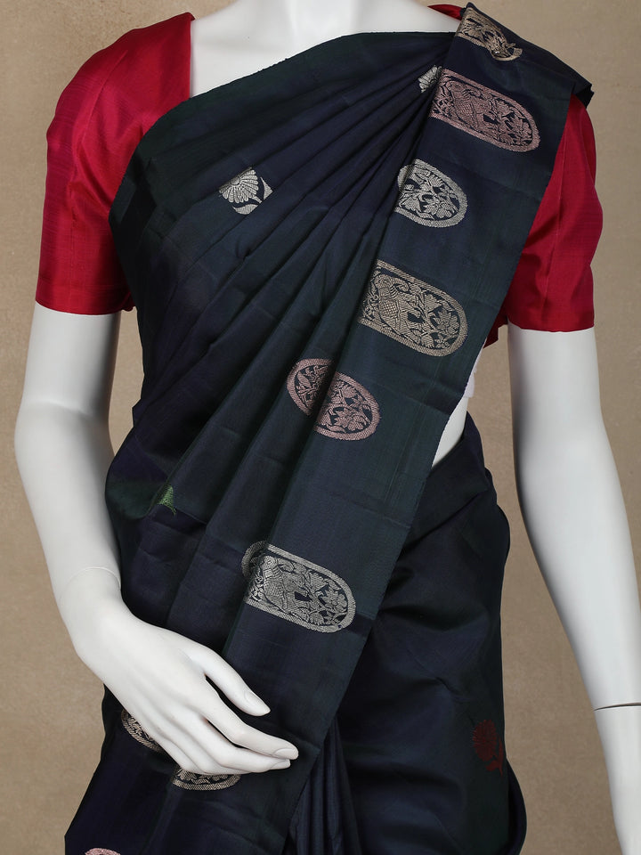 Black Floral Woven Pure Kanchipuram Silk Saree - Diadem