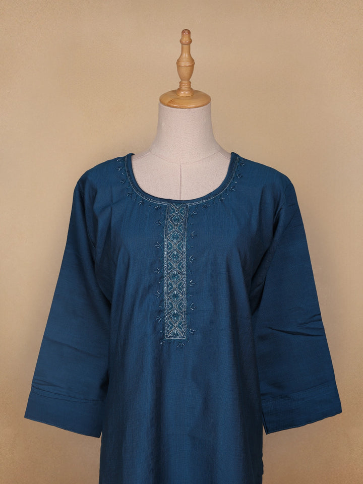Blue Solid Casual Cotton Kurti - Diadem