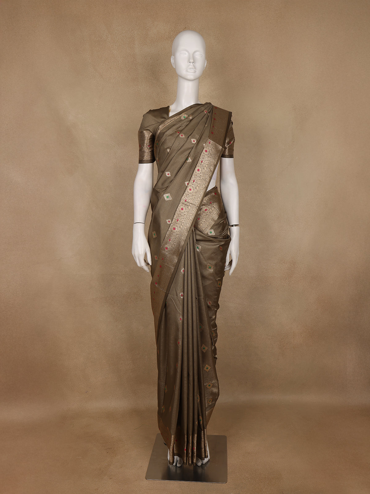 Brown Floral Butta Woven Pure Kanchipuram Silk Saree - Diadem