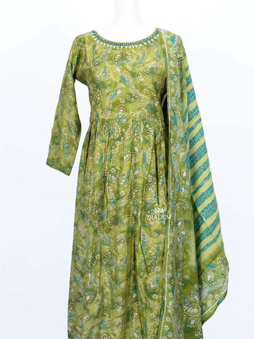 Pista Green Straight Cut Salwar Suit Adorned with Paisley Design Prints along with Dupatta - Diadem