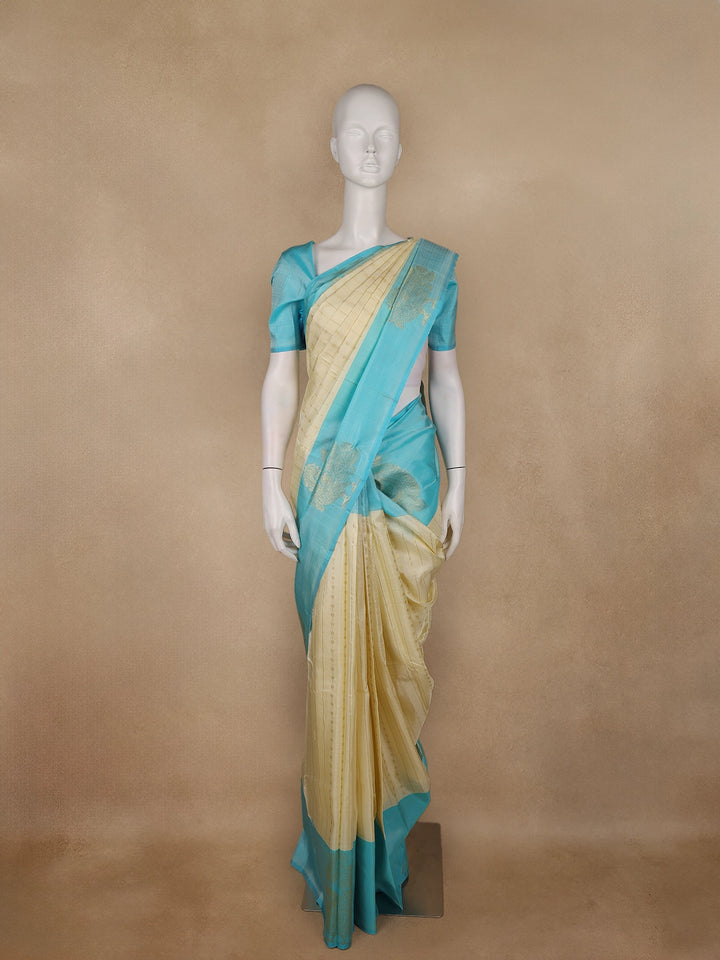 Cream Floral Butti Stripes Woven Pure Kanchipuram Silk Saree - Diadem