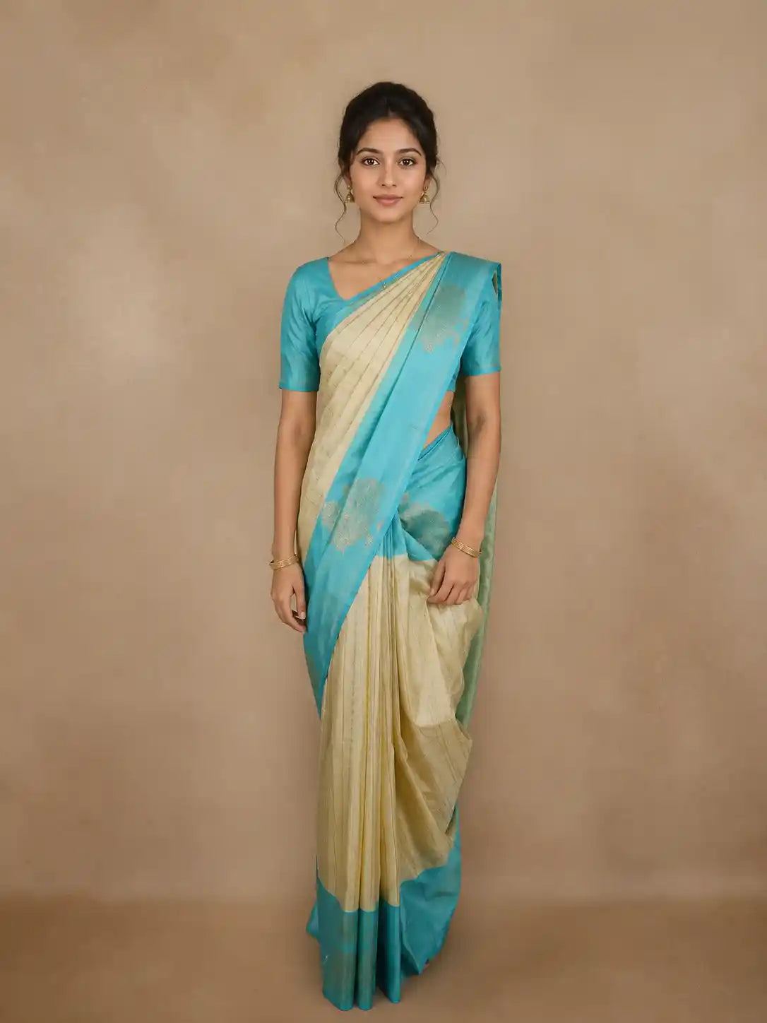 Cream Floral Butti Stripes Woven Pure Kanchipuram Silk Saree