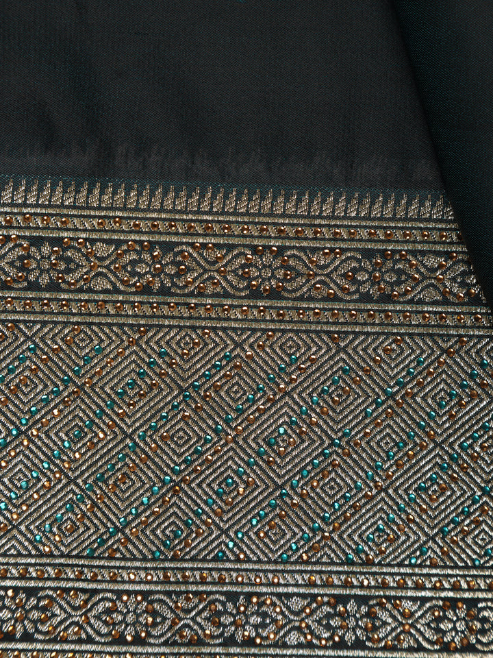 Deep Green Solid Designed Woven Banarasi Silk Saree - Diadem