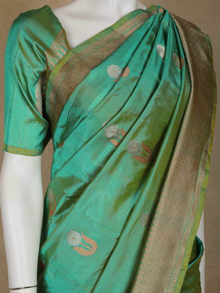 Green Floral Designed Banarasi Silk Saree - Diadem