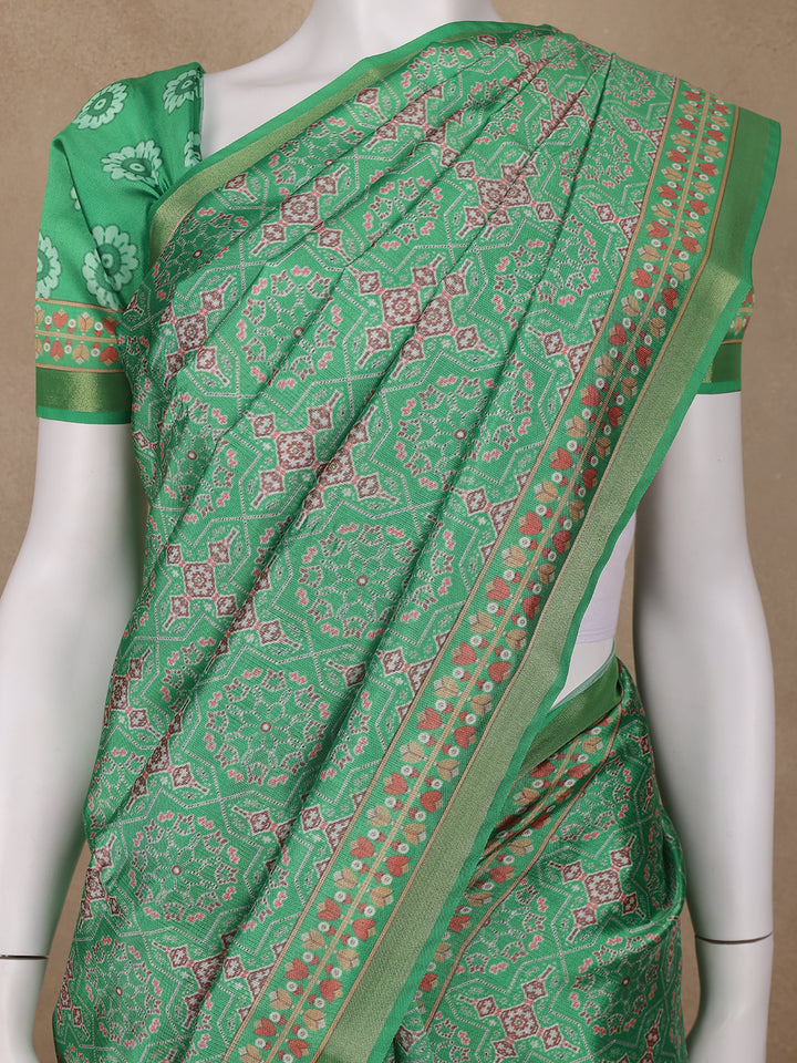 Green Floral Designed Semi Silk Saree - Diadem