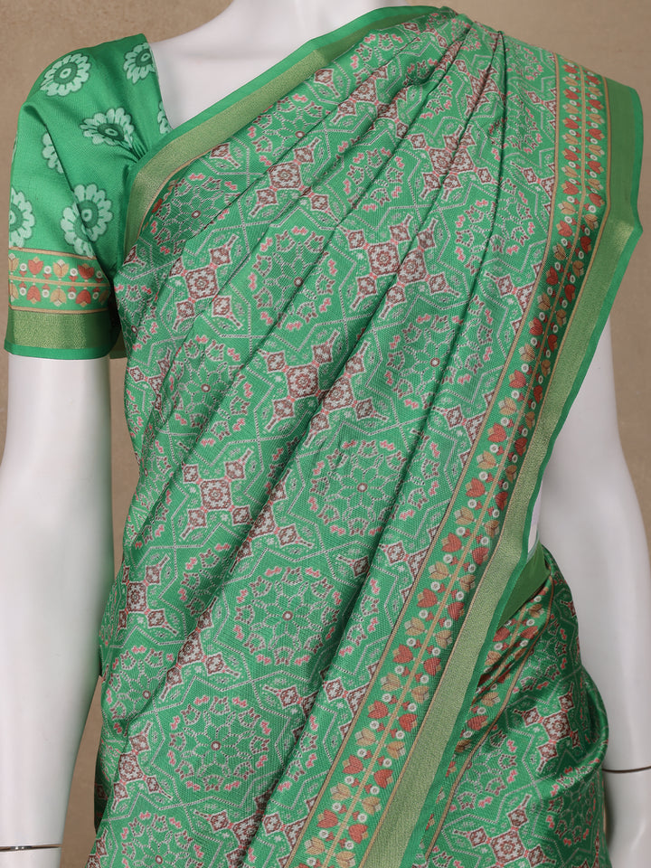 Green Floral Designed Semi Silk Saree - Diadem