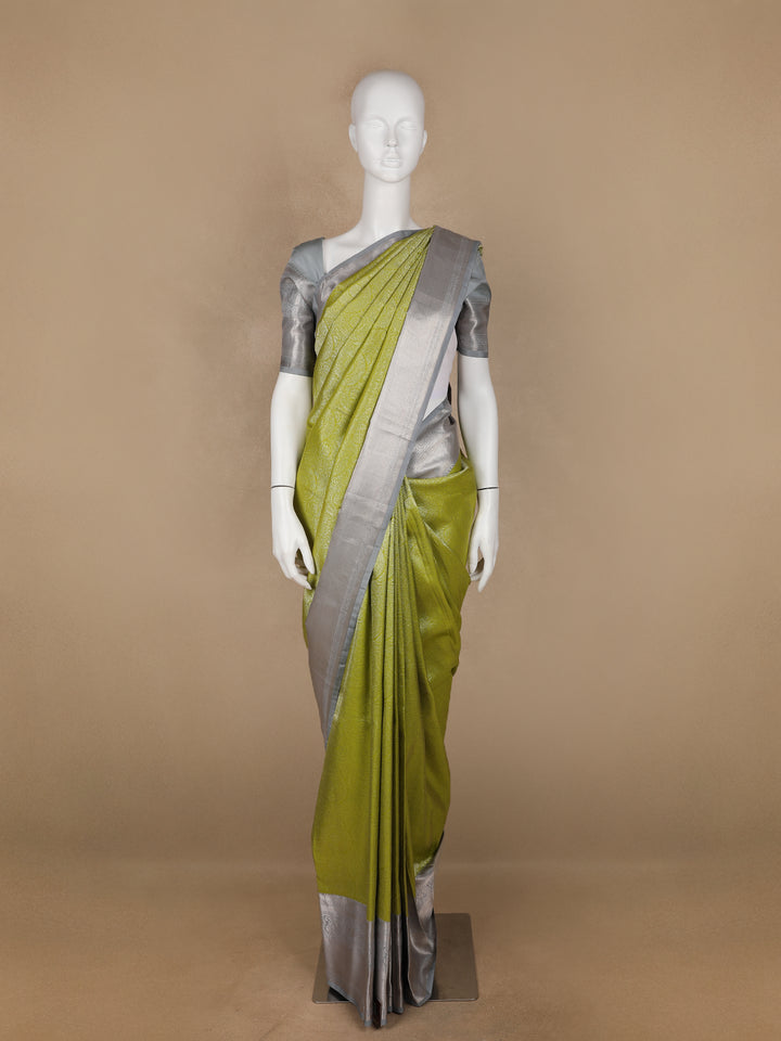 Green Floral Woven Pure Kanchipuram Silk Saree - Diadem