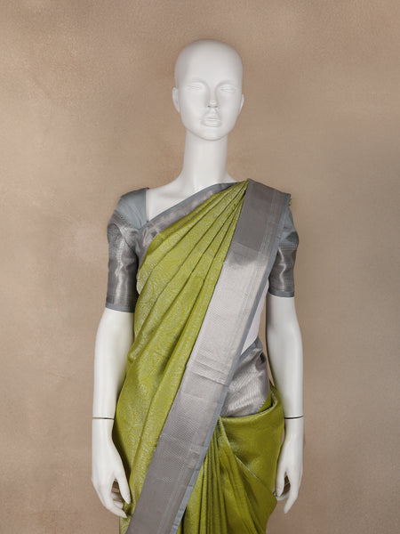 Green Floral Woven Pure Kanchipuram Silk Saree - Diadem