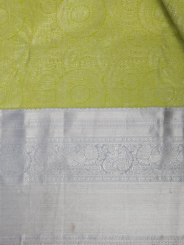 Green Floral Woven Pure Kanchipuram Silk Saree - Diadem