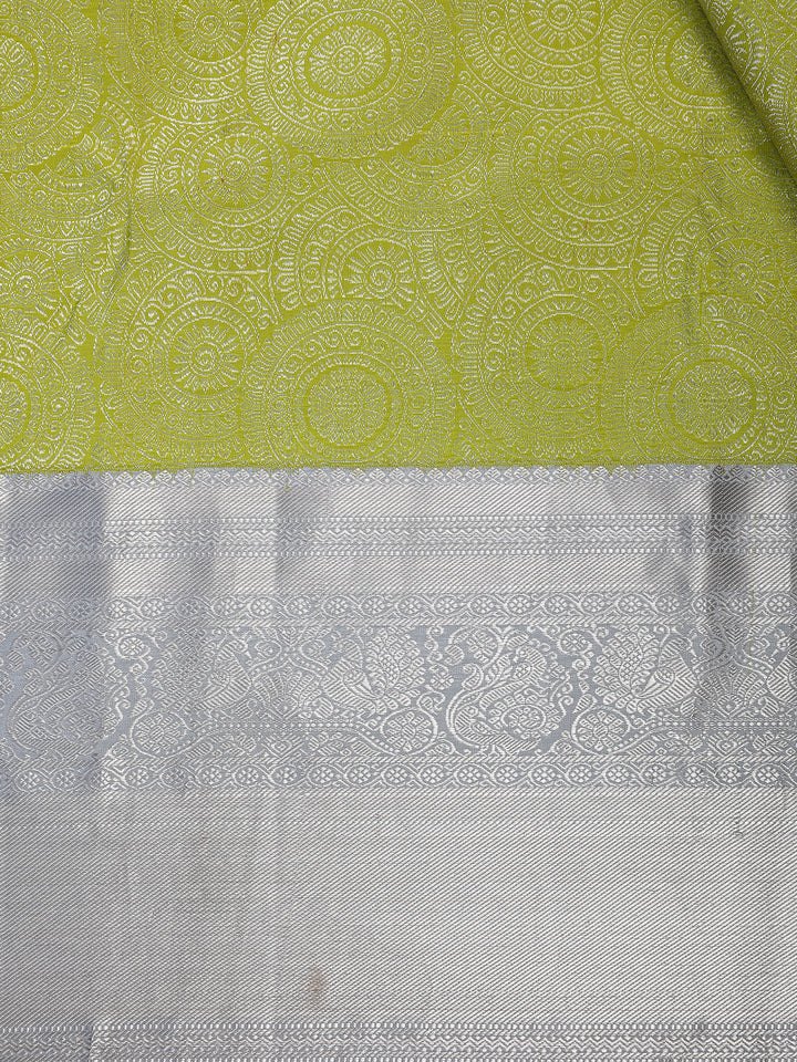 Green Floral Woven Pure Kanchipuram Silk Saree - Diadem