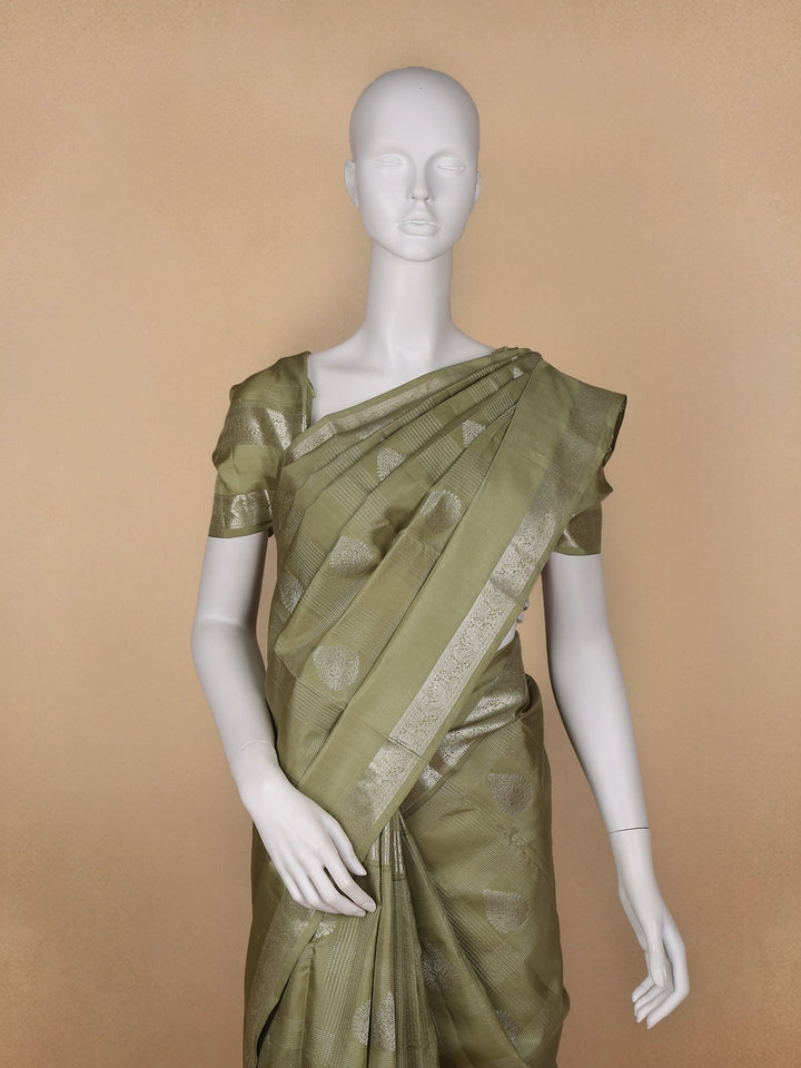 Green Floral and Checks Woven Silk saree - Diadem