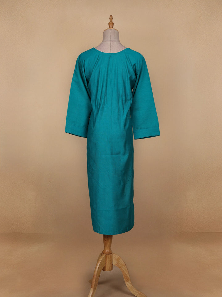 Green Solid Casual Cotton Kurti - Diadem